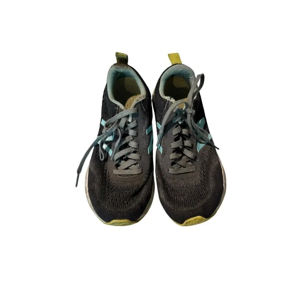 New Balances Women's Sneakers - Picture 2 of 5